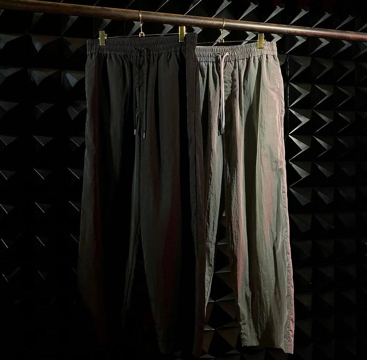 【FUMITO GANRYU 26AW,】Easy Nylon Slacks / Black / Gray
