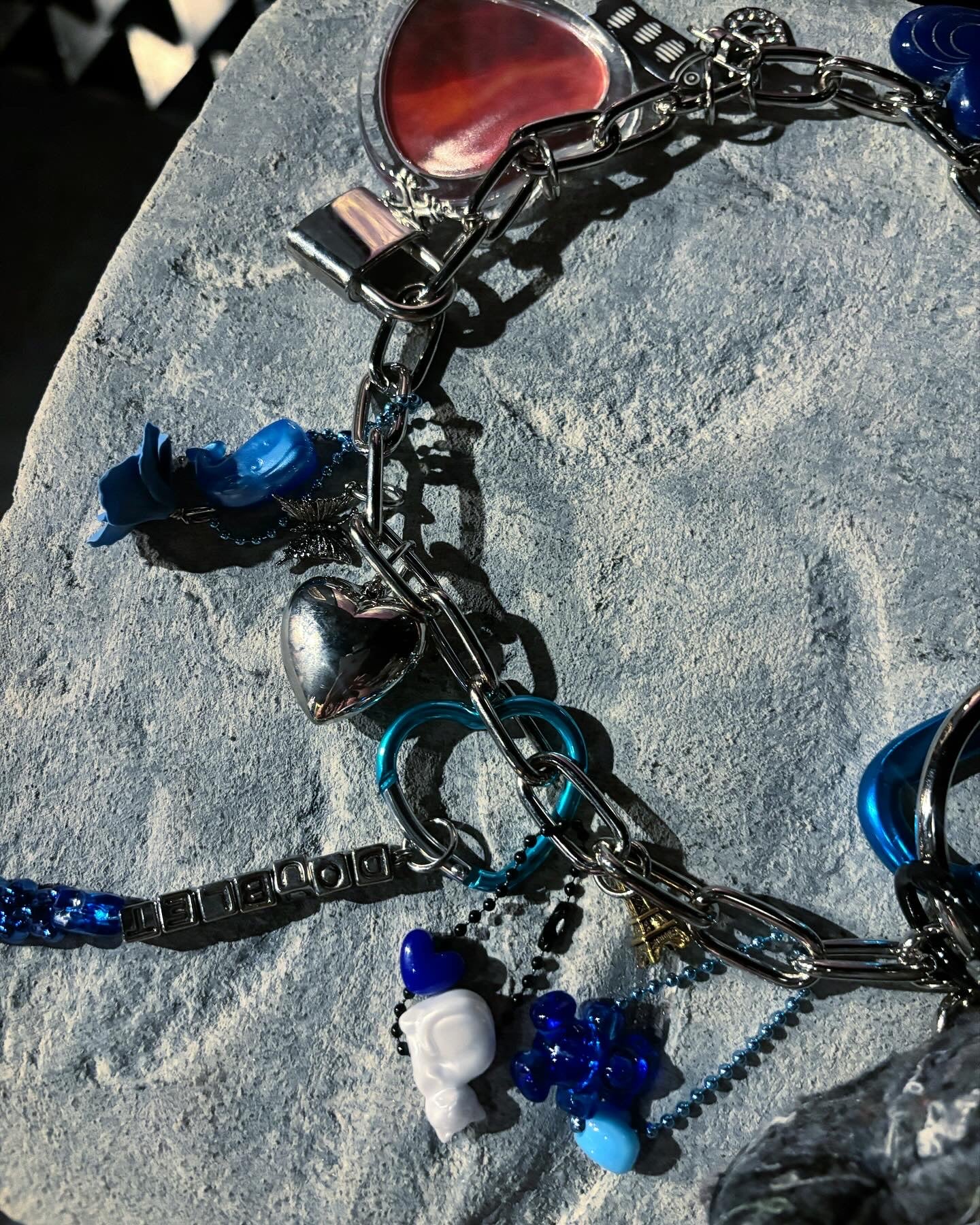 【doublet 25AW,】 KEY CHAIN WITH DOG DOLL