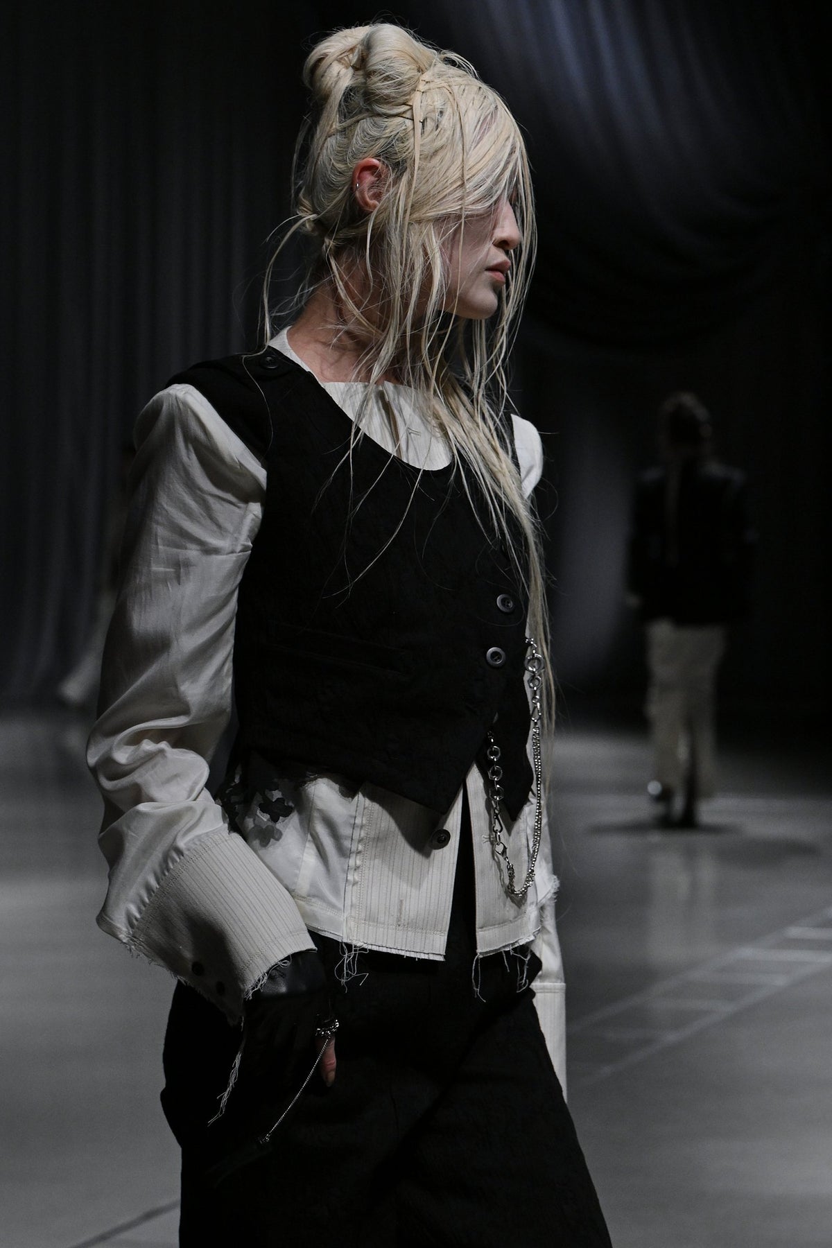 【mukcyen26AW,】eroded jacquard vest / white / black