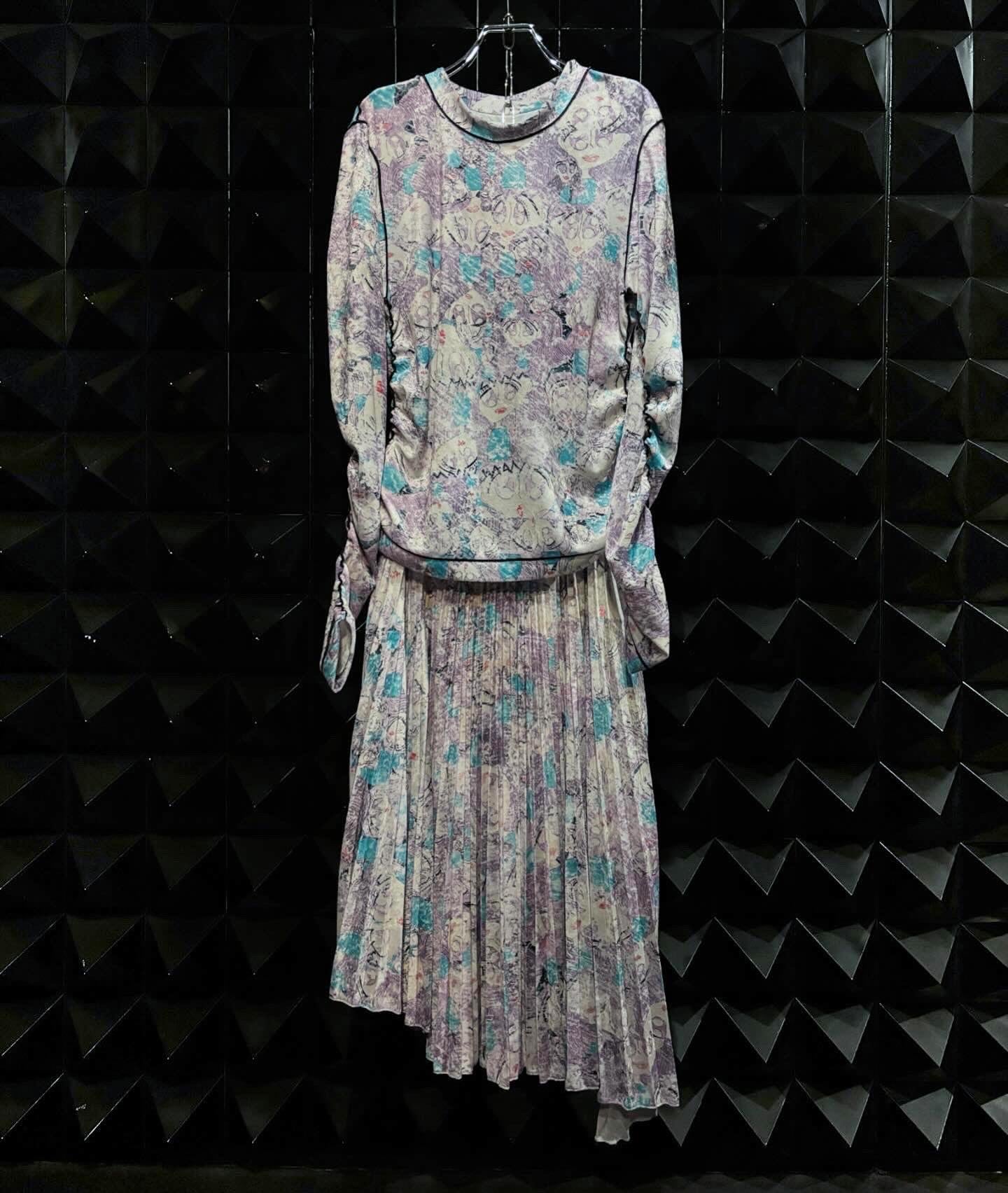 【BASE MARK 25AW,】 Print velor long sleeve Tee & Print velor pleated skirt