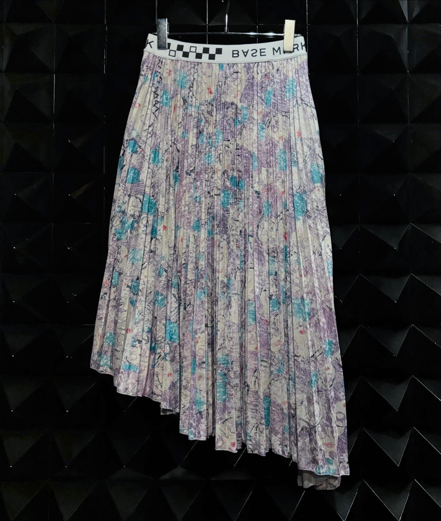 【BASE MARK 25AW,】 Print velor long sleeve Tee & Print velor pleated skirt