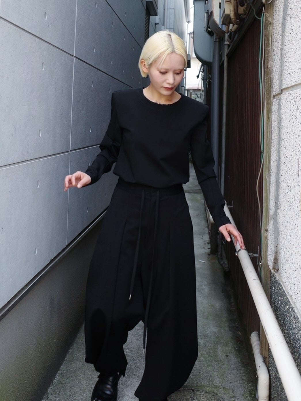 【divka 25aw,】Camellia Resilient Ponte Tops With Shoulder Pads & Camellia Resilient Ponte Curved Silhouette Pants