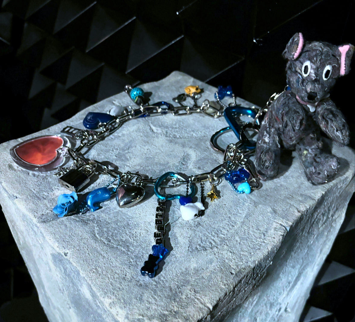 【doublet 25AW,】 KEY CHAIN WITH DOG DOLL