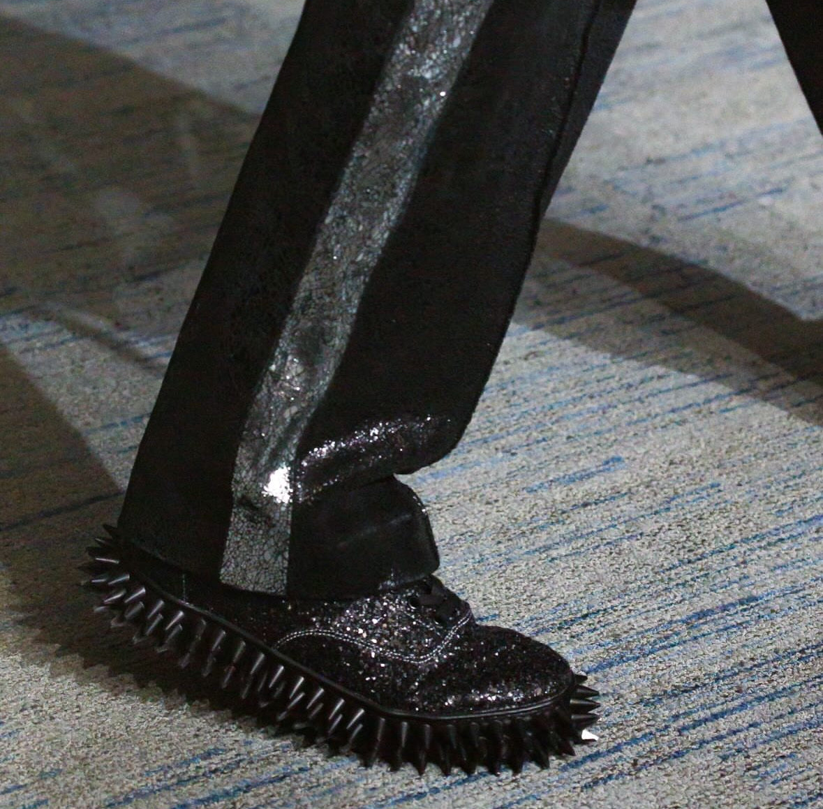【doublet 26AW,】 GLITTER SPIKE SNEAKER/ BLACK