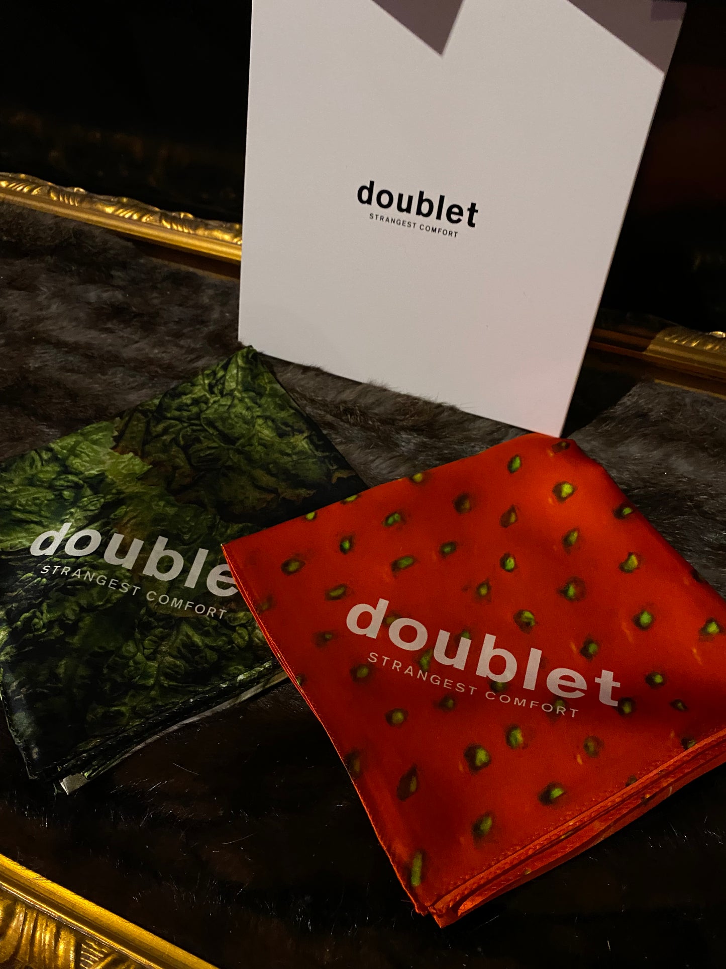 【doublet 26SS,】
VEGGILE SILK SCARF