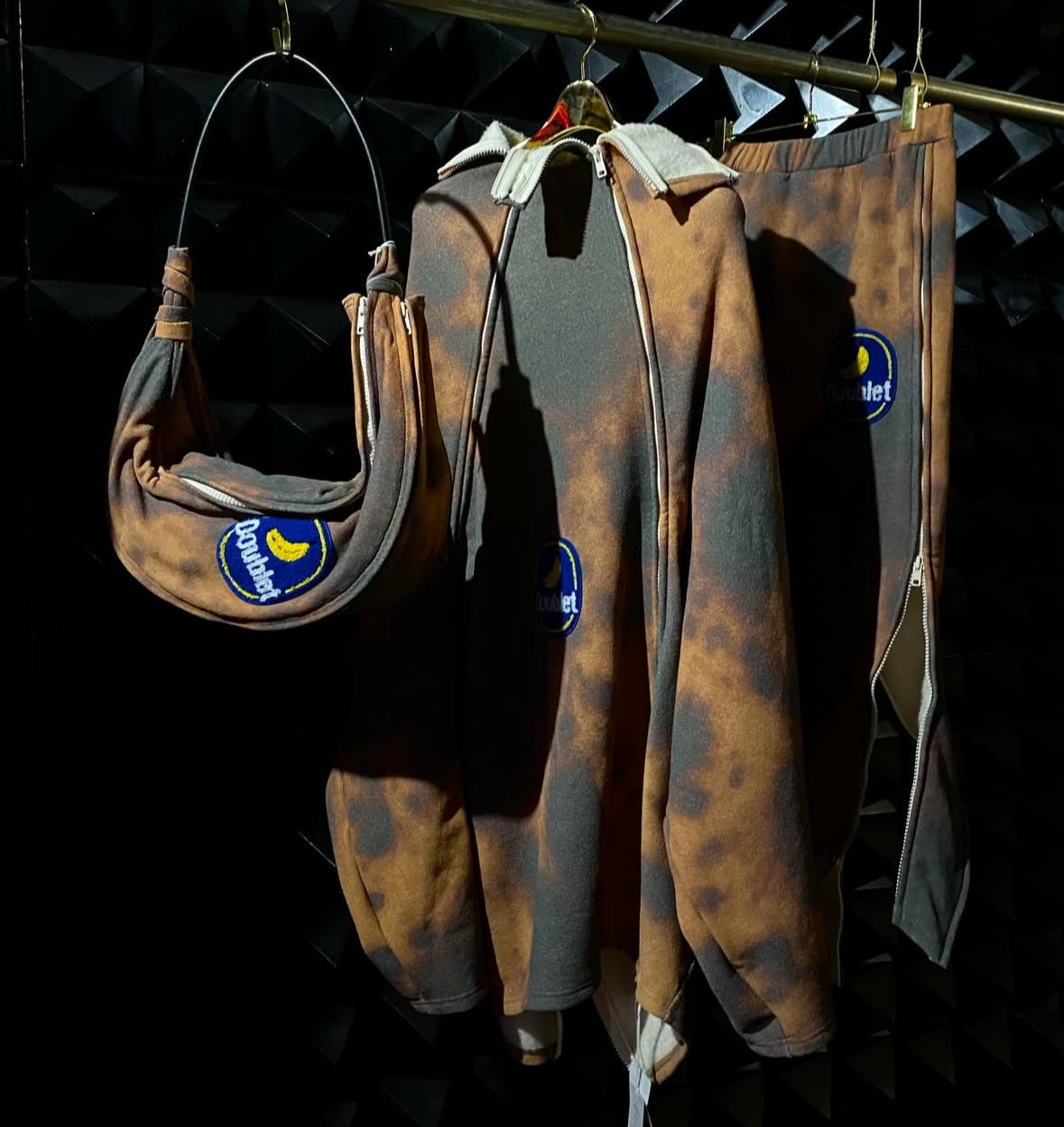 【doublet 26SS,】
PEELABLE BANANA HOODIE & PEELABLE BANANA SKIRT