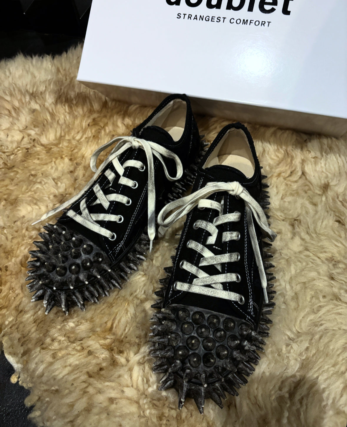 【doublet 26SS,】DIRTY SPIKE TOE CAP SNEAKER