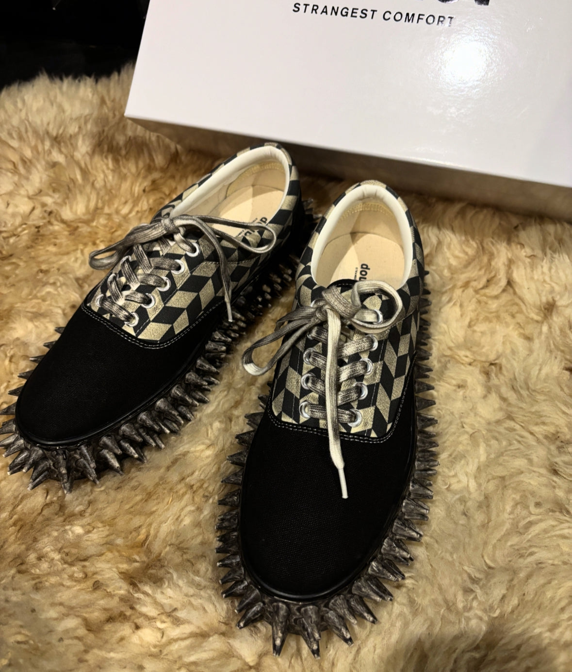 doublet 26SS,】DIRTY SPIKE CANVAS SNEAKER – 彼岸