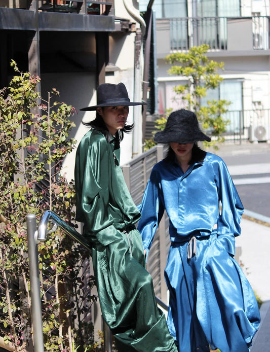 【divka 26SS,】 Naia Shiny Tricotine Twisted Blouse & Naia Shiny Tricotine Draped Pants