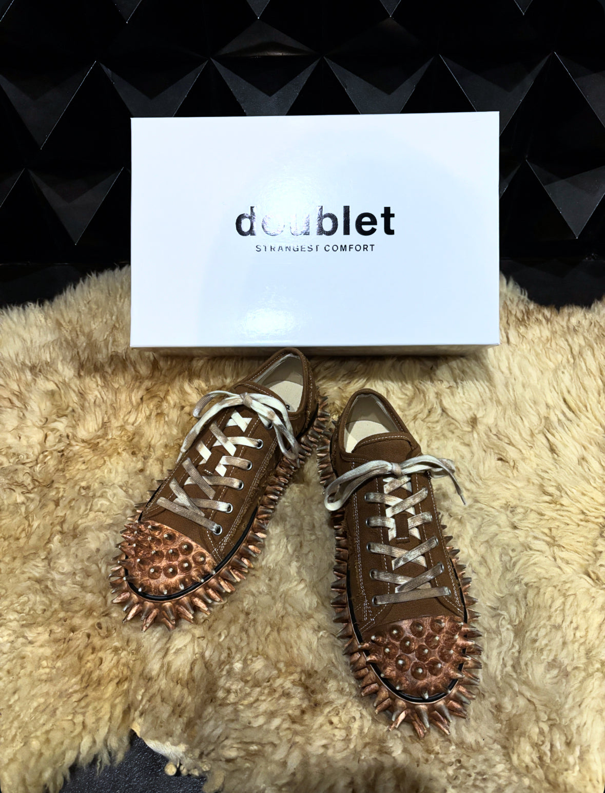 【doublet 26SS,】DIRTY SPIKE TOE CAP SNEAKER