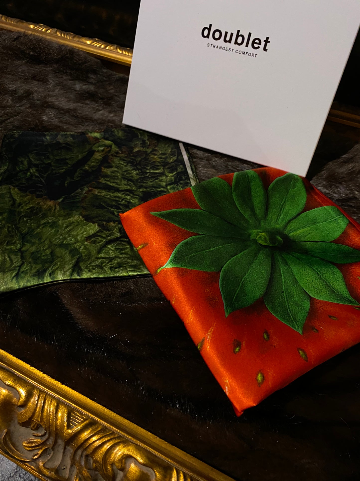 【doublet 26SS,】
VEGGILE SILK SCARF