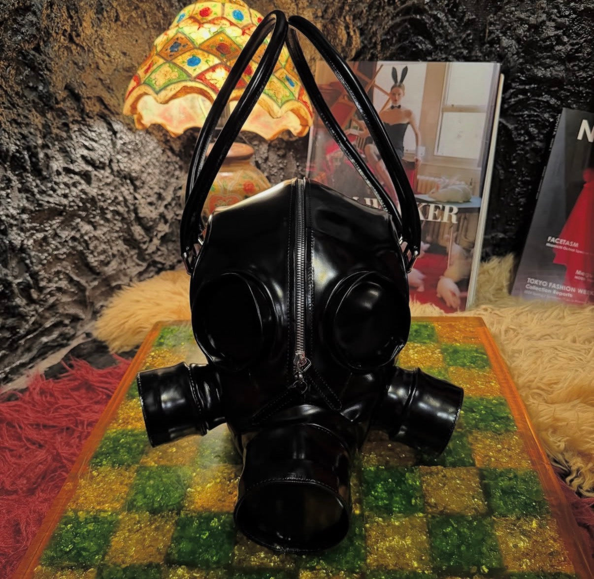 【doublet 26AW,】 
GAS MASK LEATHER HAND BAG  BLACK