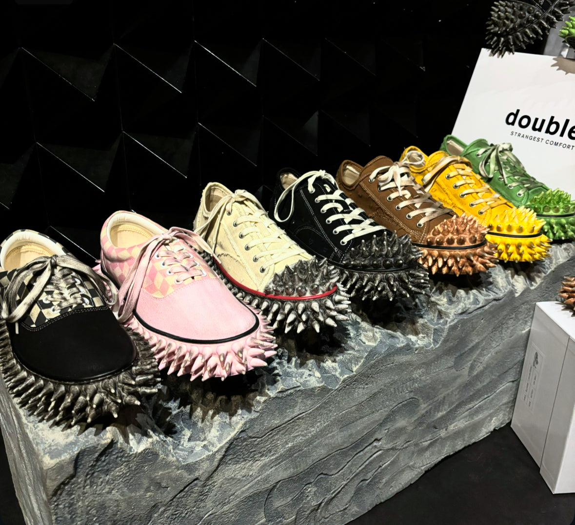 【doublet 26SS,】DIRTY SPIKE TOE CAP SNEAKER