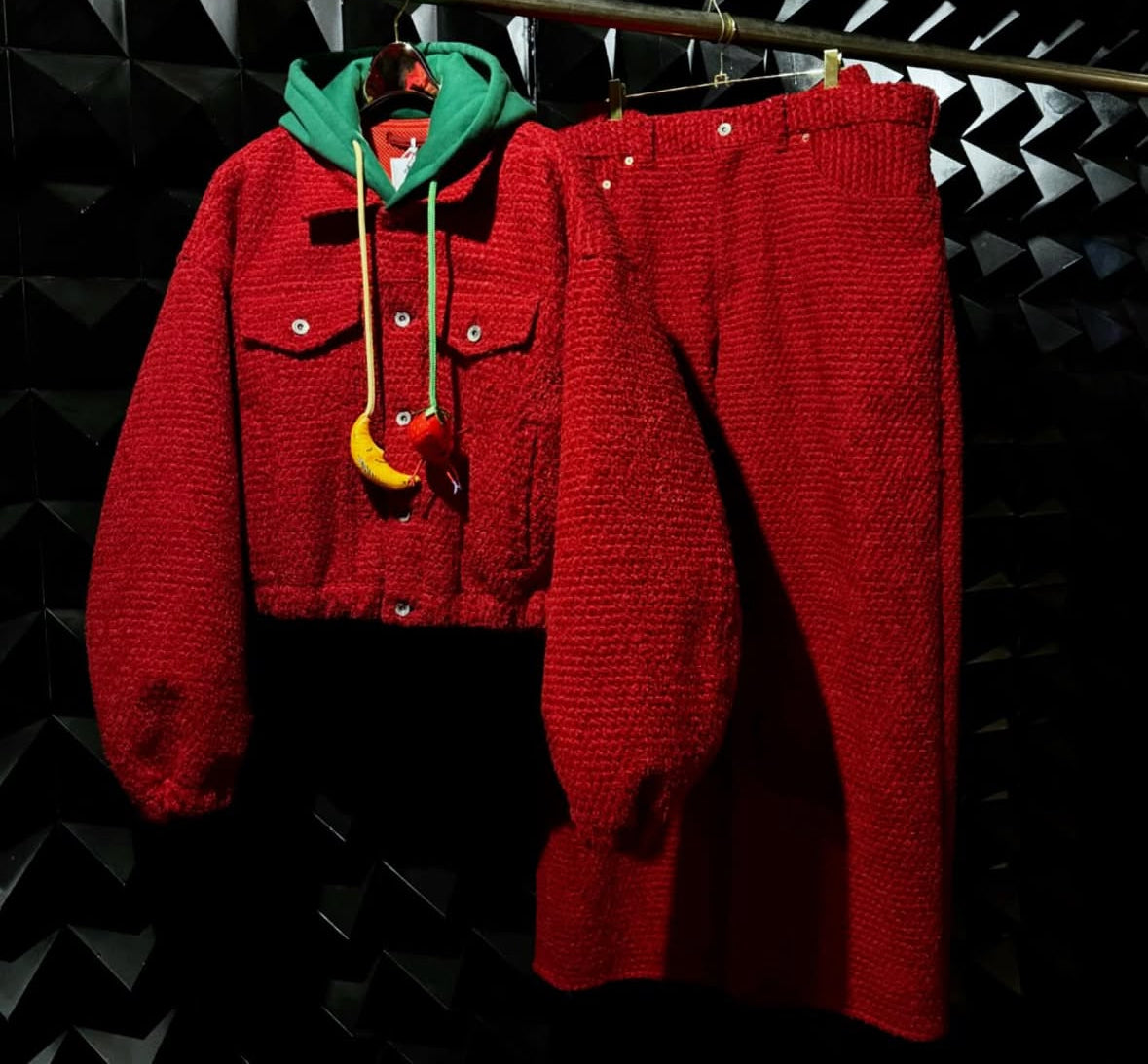 【doublet 26SS,】
FLOATING WAIST STRAWBERRY TRUCKER JACKET & FLOATING WAIST STRAWBERRY TROUSER