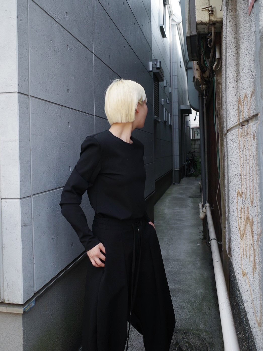 【divka 25aw,】Camellia Resilient Ponte Tops With Shoulder Pads & Camellia Resilient Ponte Curved Silhouette Pants