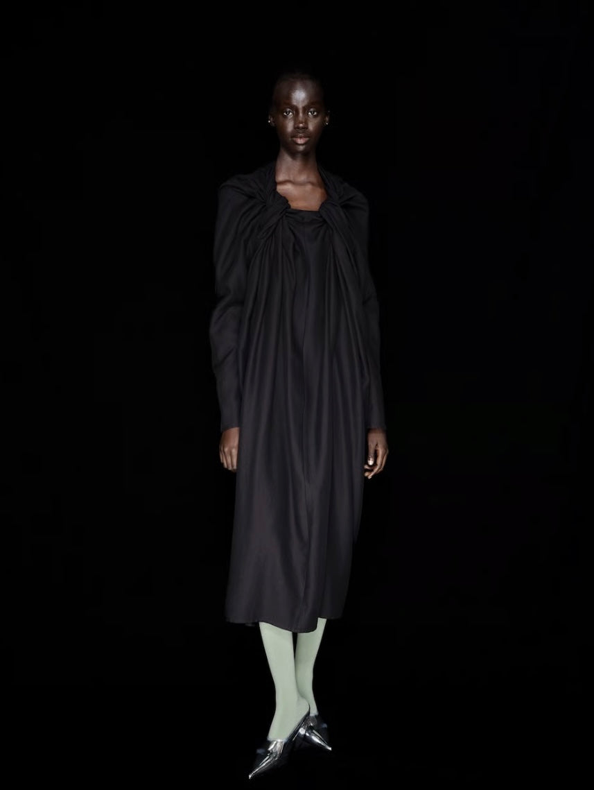 【divka 26AW,】 Viscose/Cotton Amundsen Twill Washer Finish Twisted Draped Dress