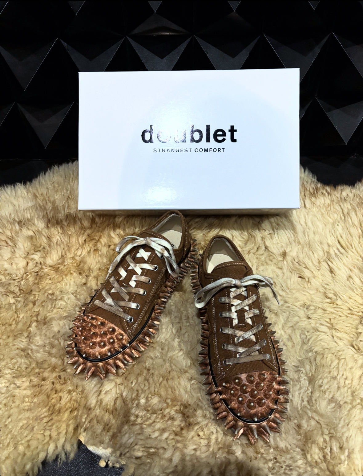 【doublet 26SS,】DIRTY SPIKE TOE CAP SNEAKER