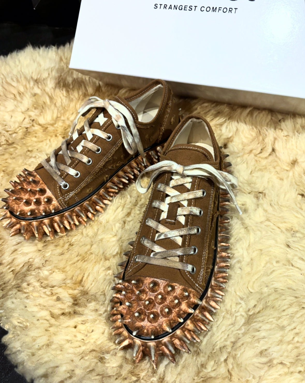 doublet 26SS,】DIRTY SPIKE TOE CAP SNEAKER – 彼岸