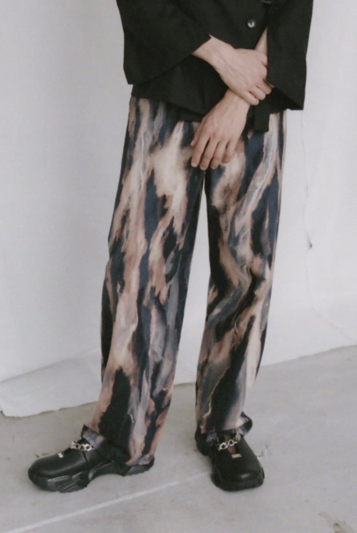 【MIKAGE SHIN 26aw,】Hand Effected Wrapping Denim (Extreme Flame)