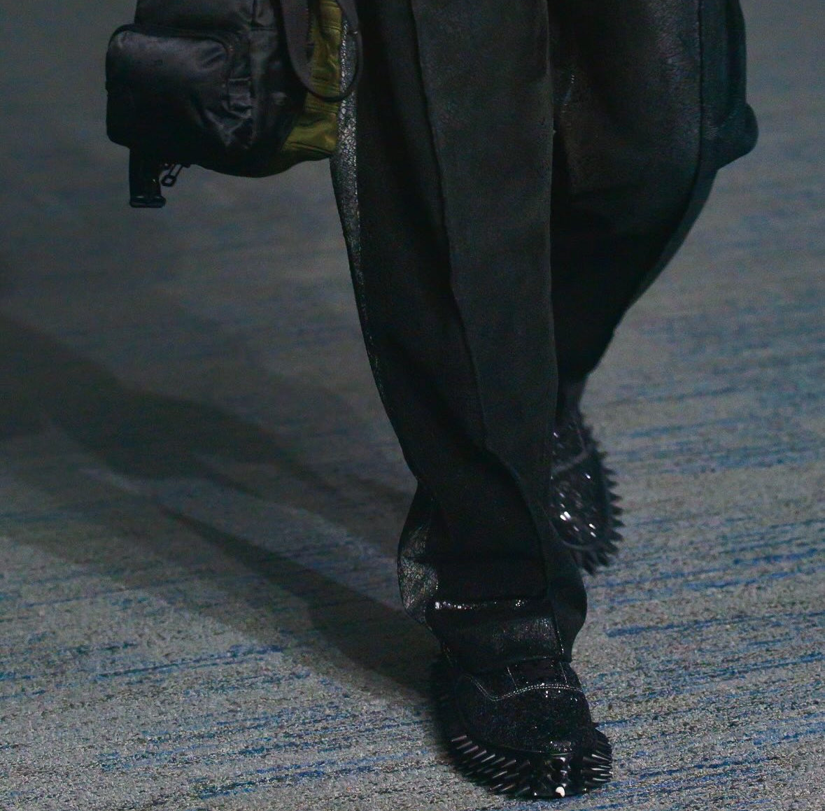 【doublet 26AW,】 GLITTER SPIKE SNEAKER/ BLACK