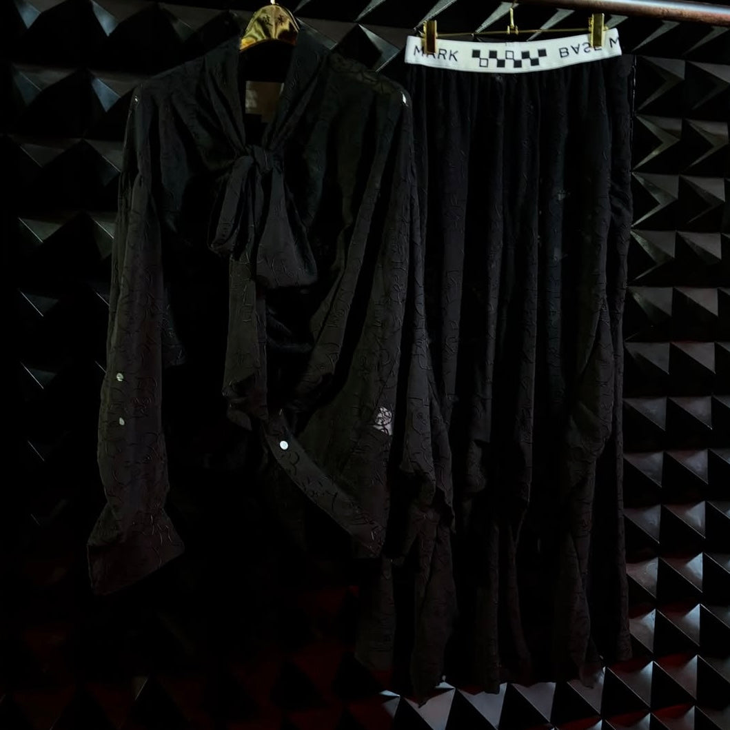【BASE MARK 26AW,】Bear Embroidery Tie Shirts & Embroidery Frill PT / BLACK