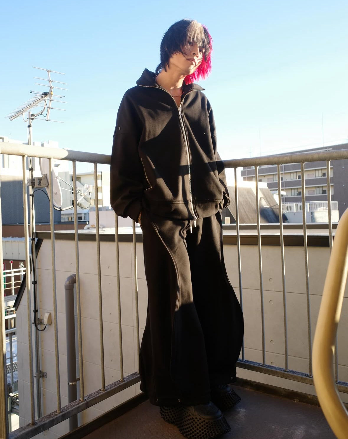 【seivson 26SS,】Laser-Cut Structured Jacket 	& Laser-Cut Structured Pants Pants