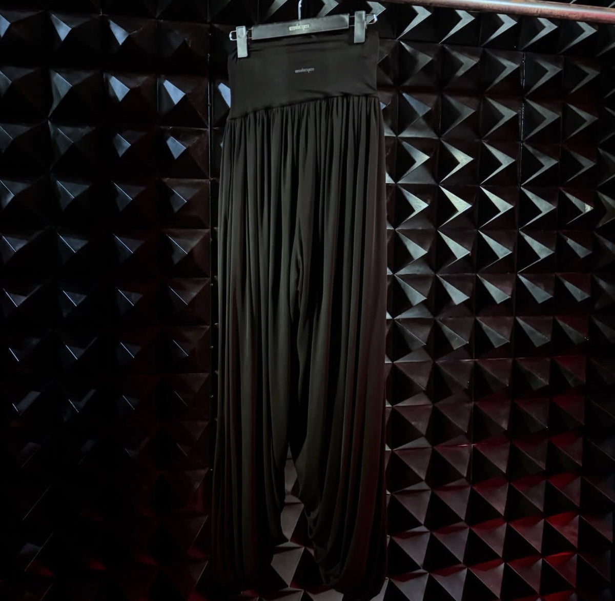 【mukcyen26AW,】skin fluid trousers
