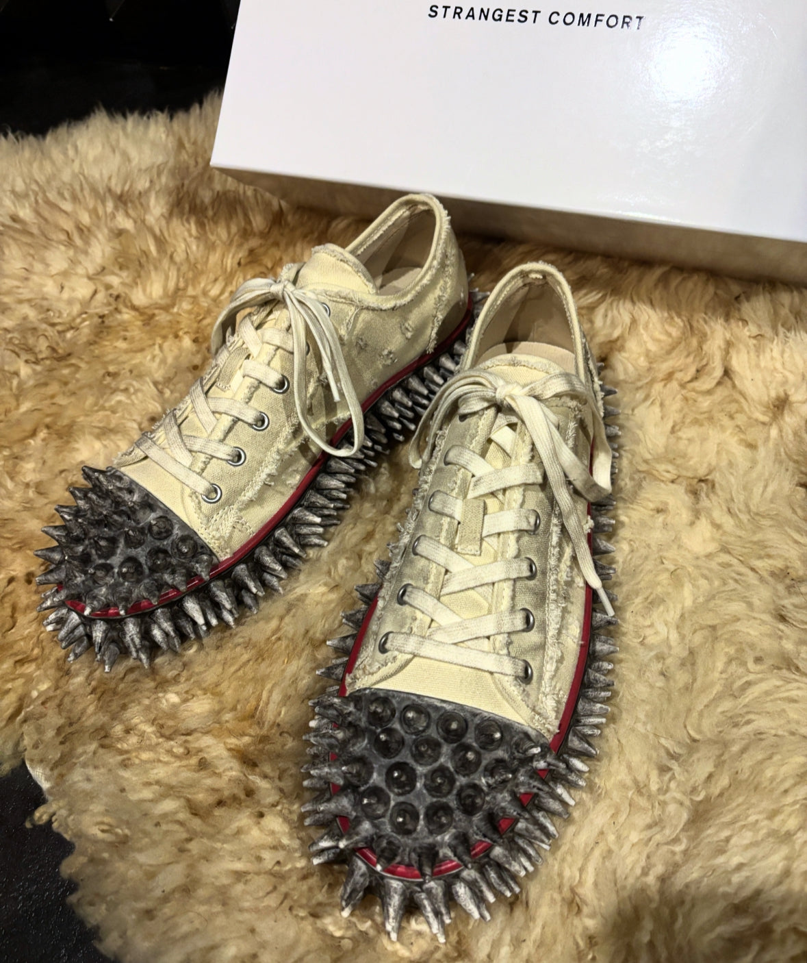 【doublet 26SS,】DIRTY SPIKE TOE CAP SNEAKER