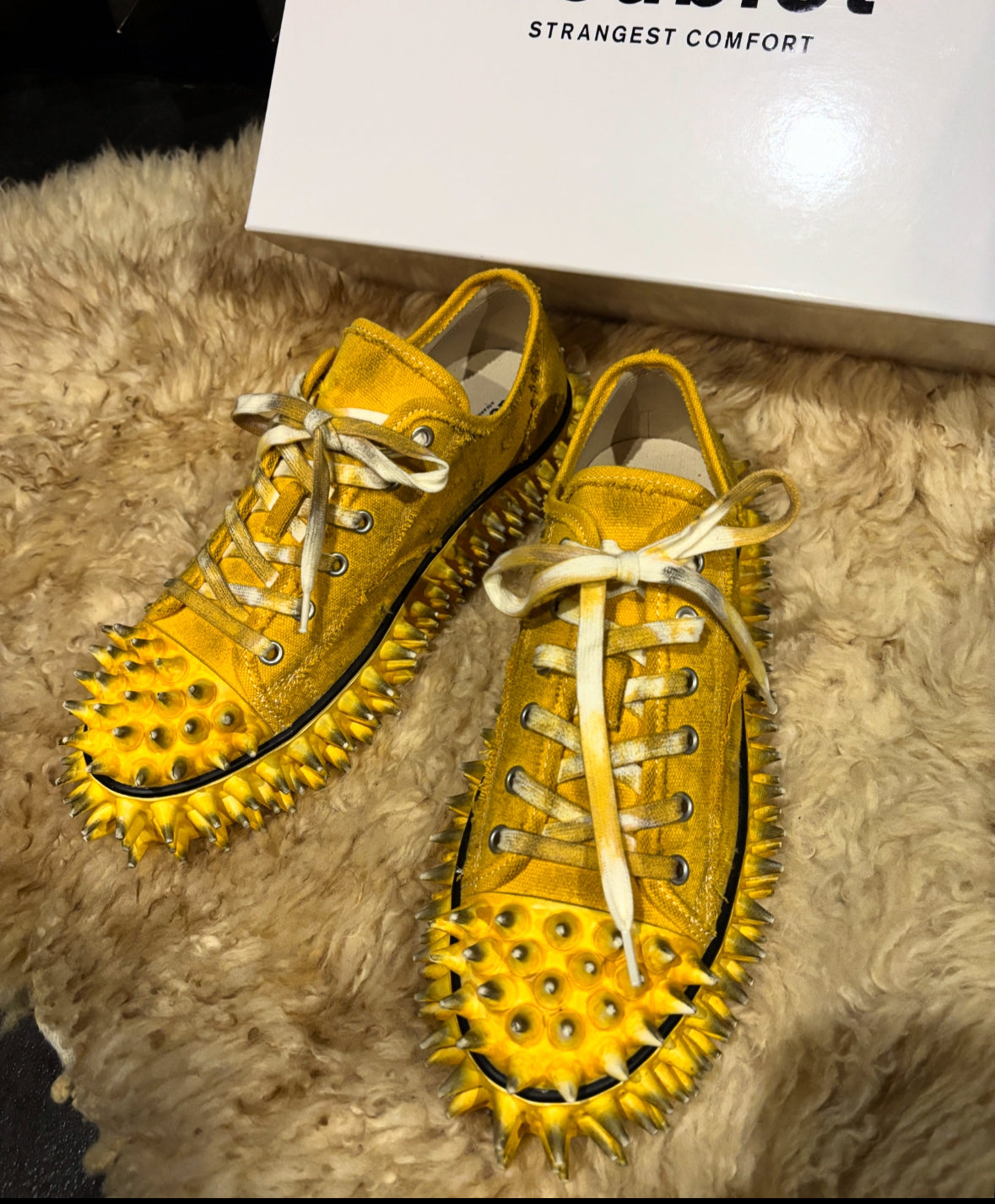 【doublet 26SS,】DIRTY SPIKE TOE CAP SNEAKER