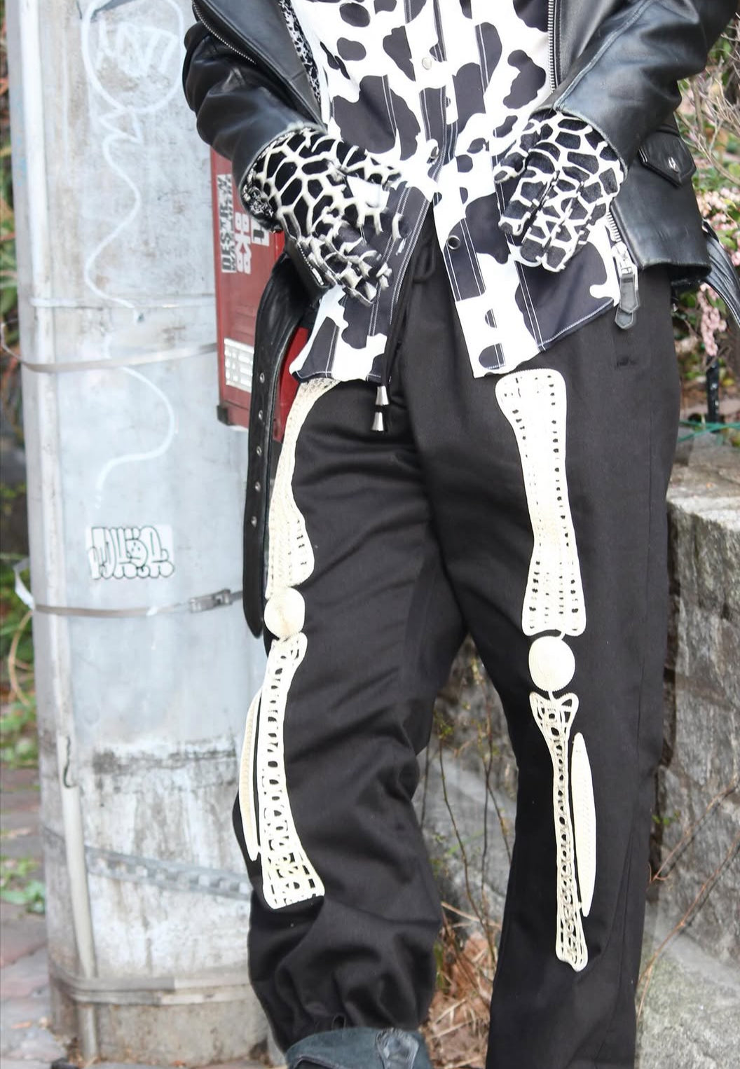 【el conductorH 26SS,】CORD EMBROIDERED COTTON TROUSERS “BONES