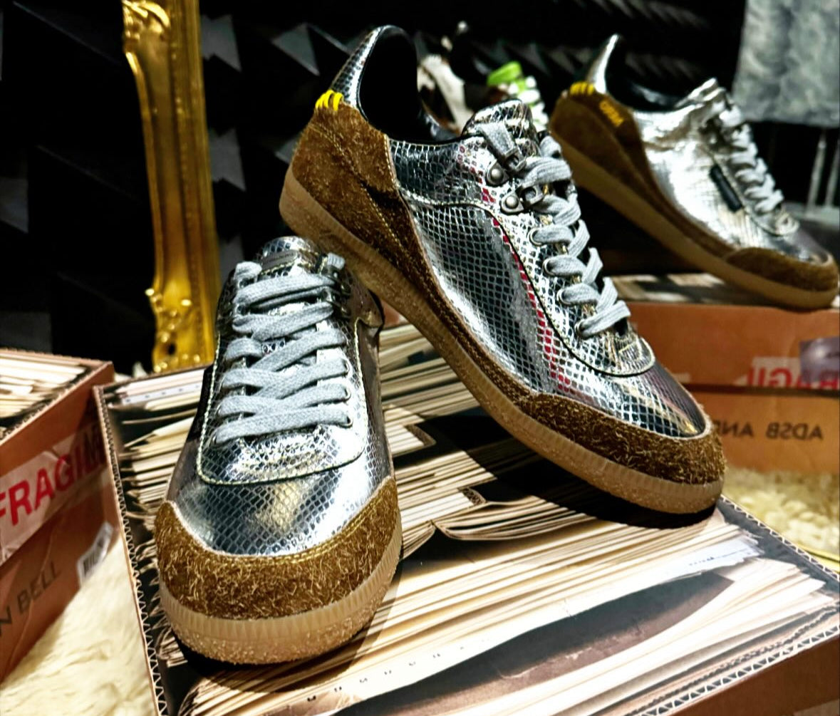 【Andersson Bell 26SS,】UNISEX NERO TRAINER SILVER