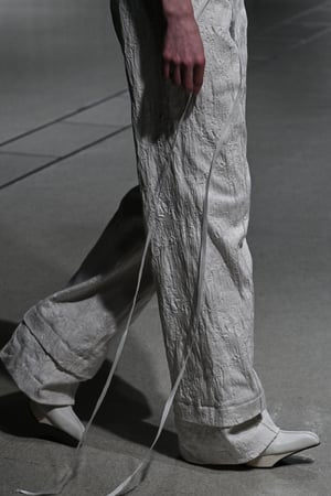 【mukcyen26AW,】eroded jacquard trousers / white / black